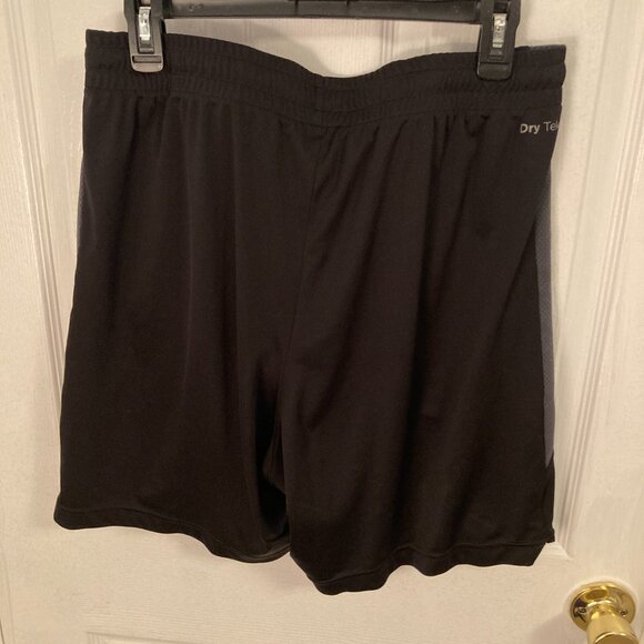 Tek Gear Men's Shorts Black Gray Size Medium - Picture 4 of 5